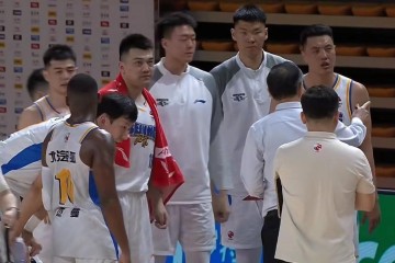 爱游戏体育科室-北京男篮力克广州，翟晓川15+10陈盈骏末节爆发 徐昕12+6力压周琦